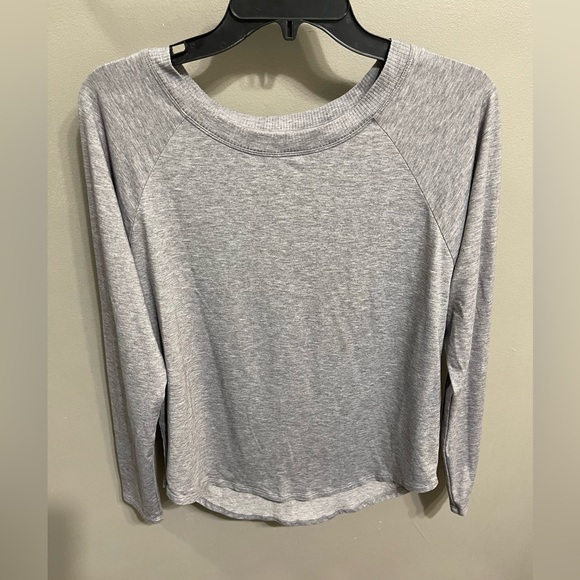 Athleta Women’s Topanga Long Sleeve‎ Mesh Back Athletic Shirt.  Size Sm - Picture 1 of 3